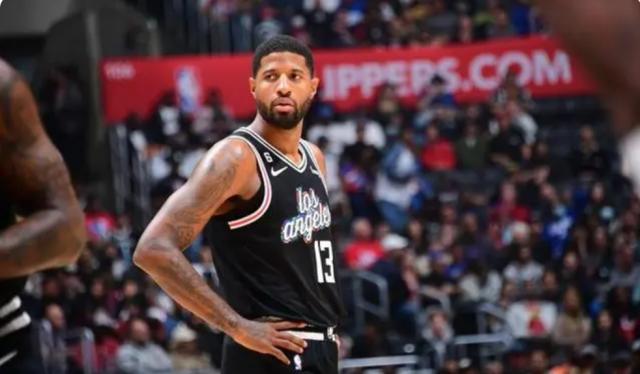 九游娱乐app-乔治空砍45分！防守极速下滑快艇连败结束客场之旅